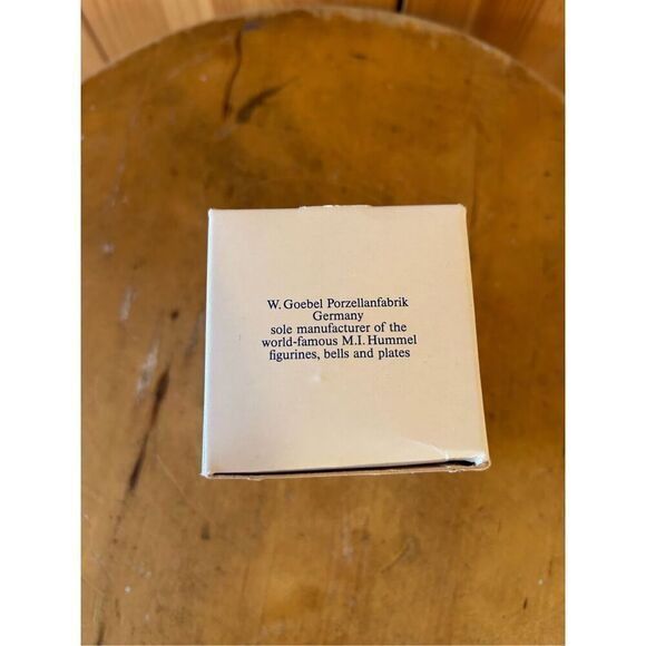 Goebel 1996 13th edition annual Christmas bell ornament (0106) - Picture 6 of 12